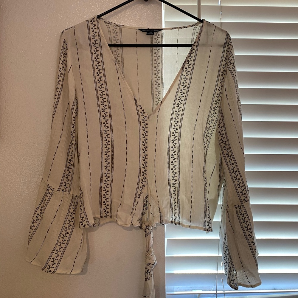 American Eagle Top - Picture 1 of 3